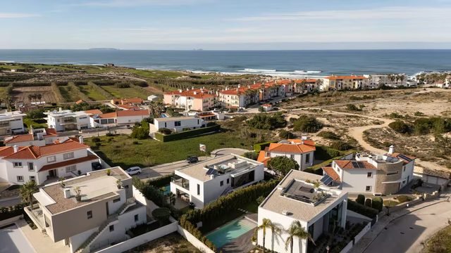 Coastal neighbourhood nearby